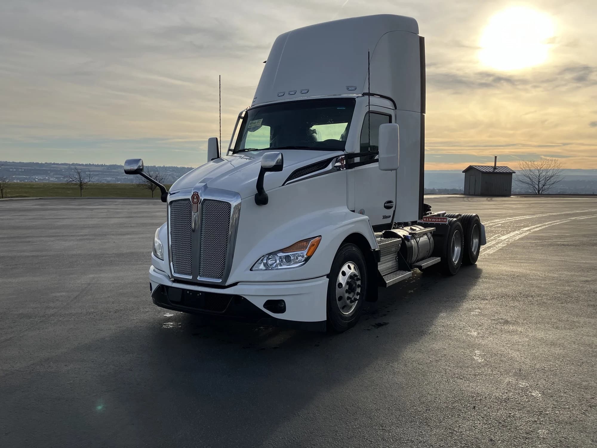 2025 Kenworth T680