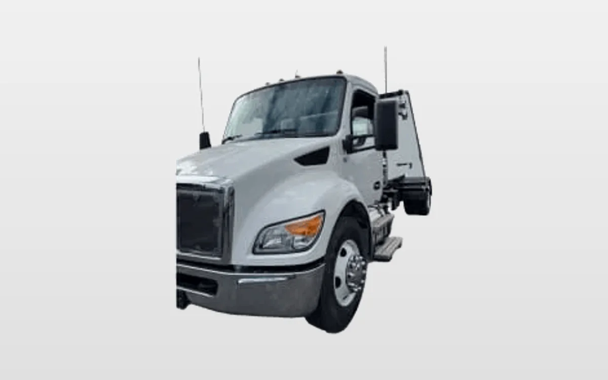 2025 Kenworth T280 — photo 1
