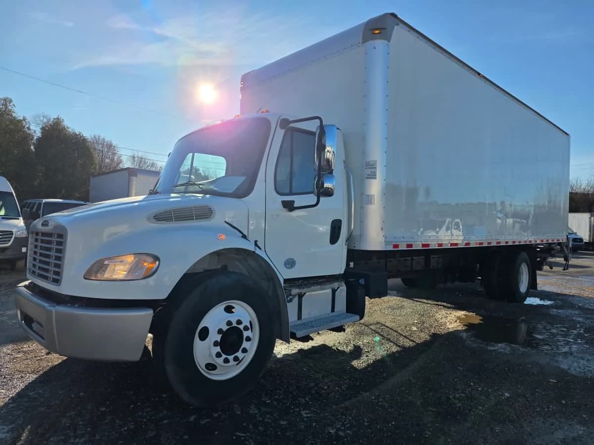 2018 Freightliner M2 106