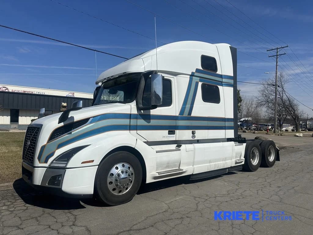 2022 Volvo VNL 860