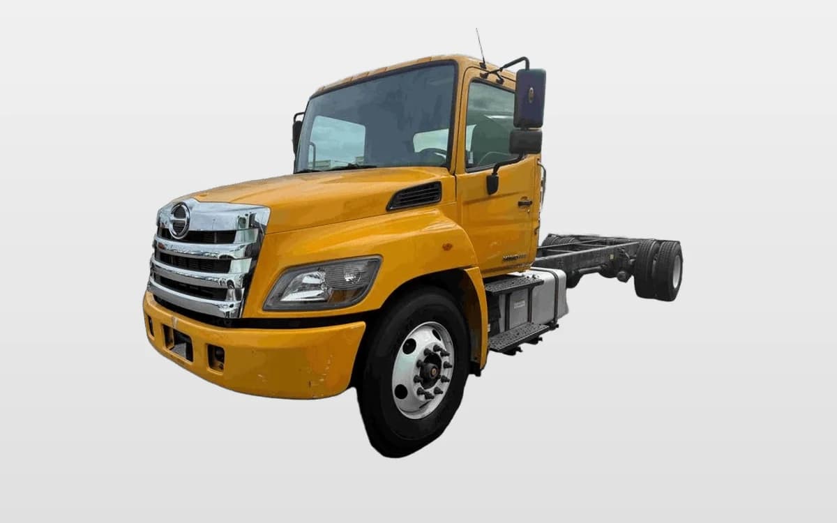 2019 Hino 338 — photo 1