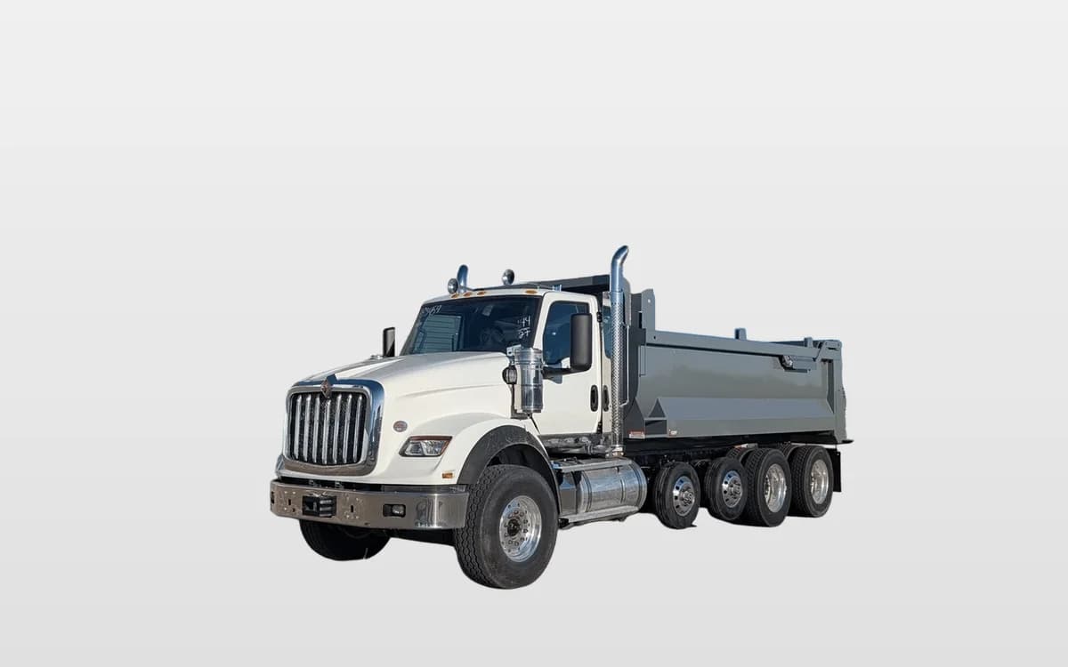 2025 International HX — photo 1