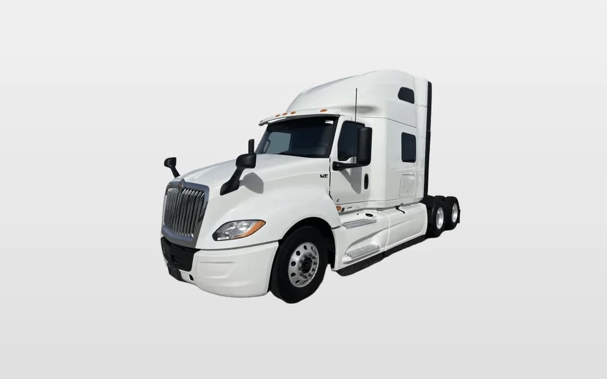 2023 International LT — photo 1