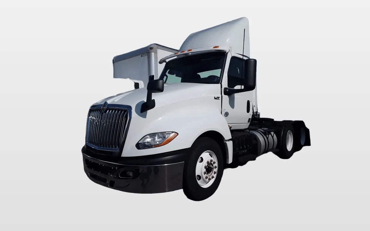 2019 International LT — photo 1