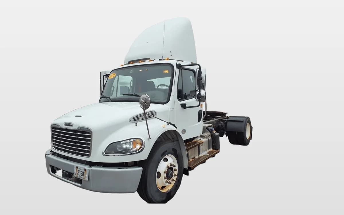 2022 Freightliner M2 106 — photo 1