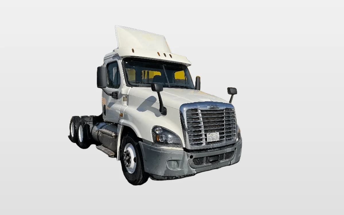 2015 Freightliner Cascadia — photo 1