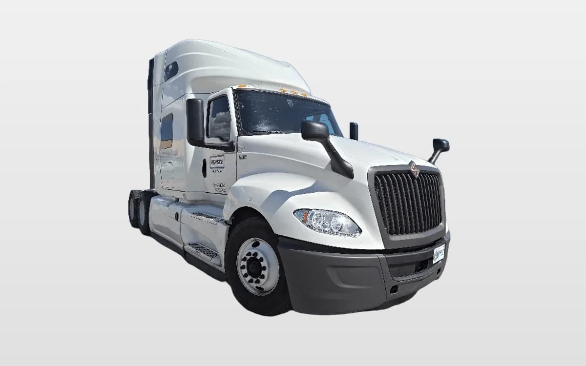 2022 International LT — photo 1