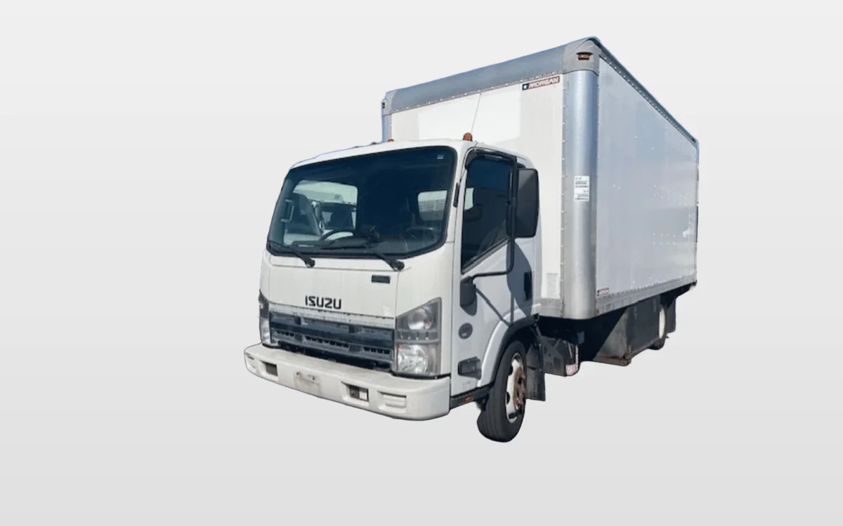 2015 Isuzu NQR — photo 1