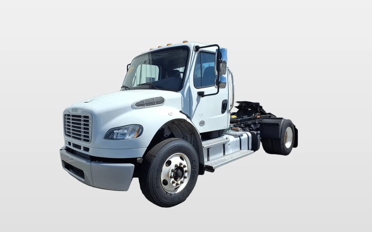2022 Freightliner M2 106 — photo 1