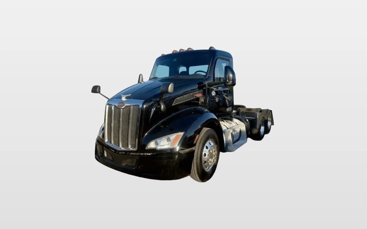 2022 Peterbilt 579 — photo 1