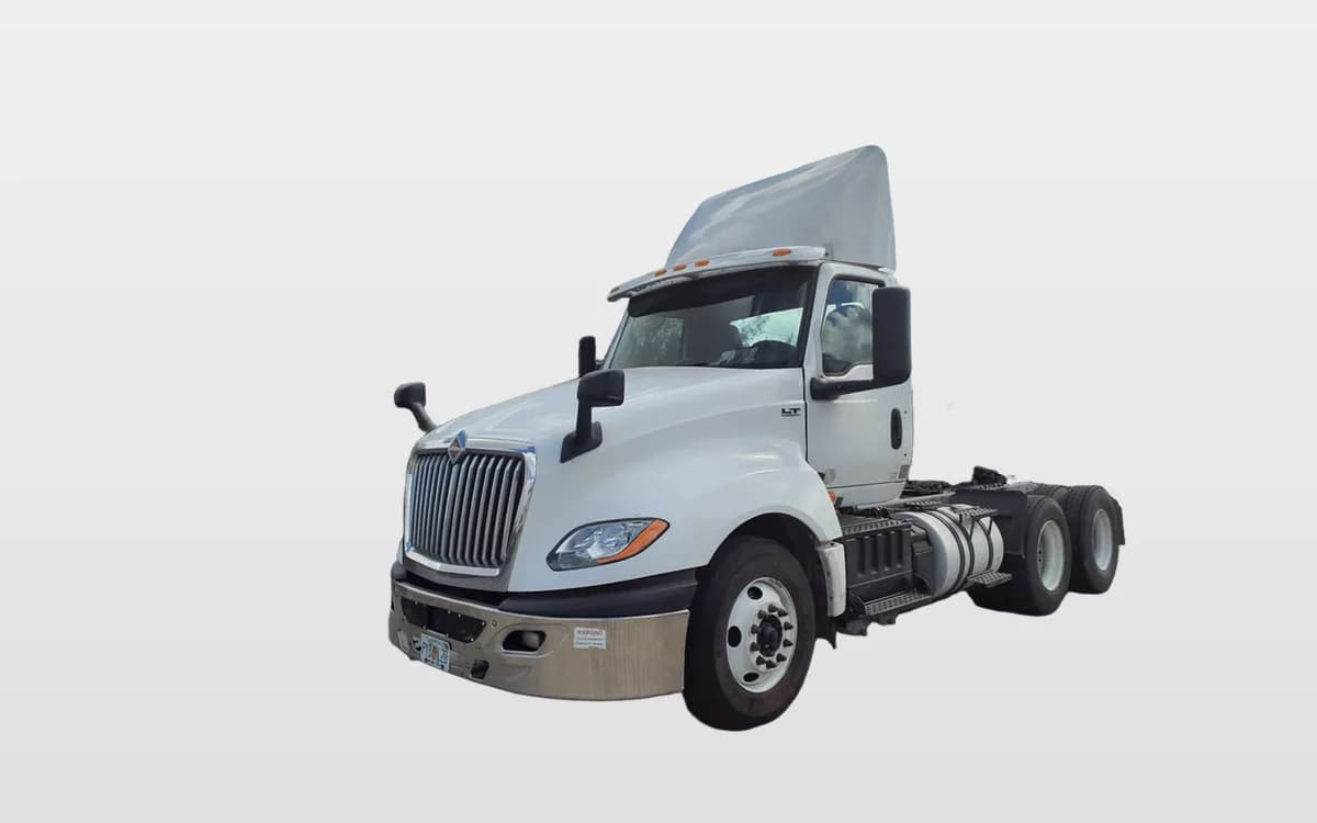 2018 International LT — photo 1