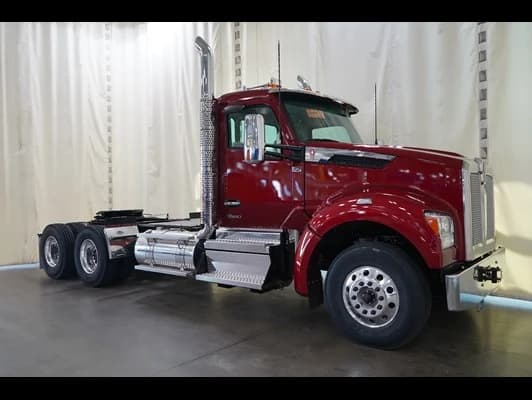 2027 Kenworth T880