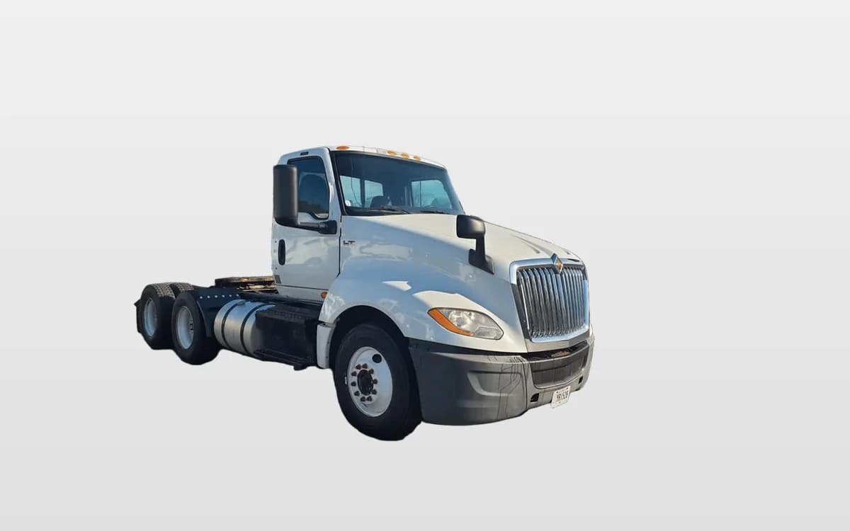 2018 International LT — photo 1