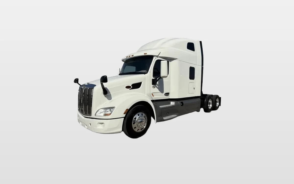 2022 Peterbilt 579 — photo 1
