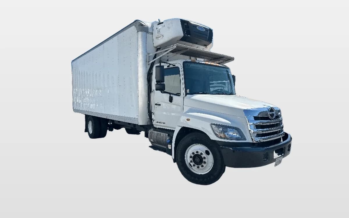 2019 Hino 268 — photo 1