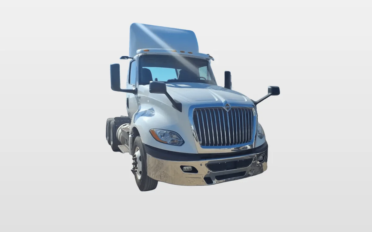 2019 International LT — photo 1