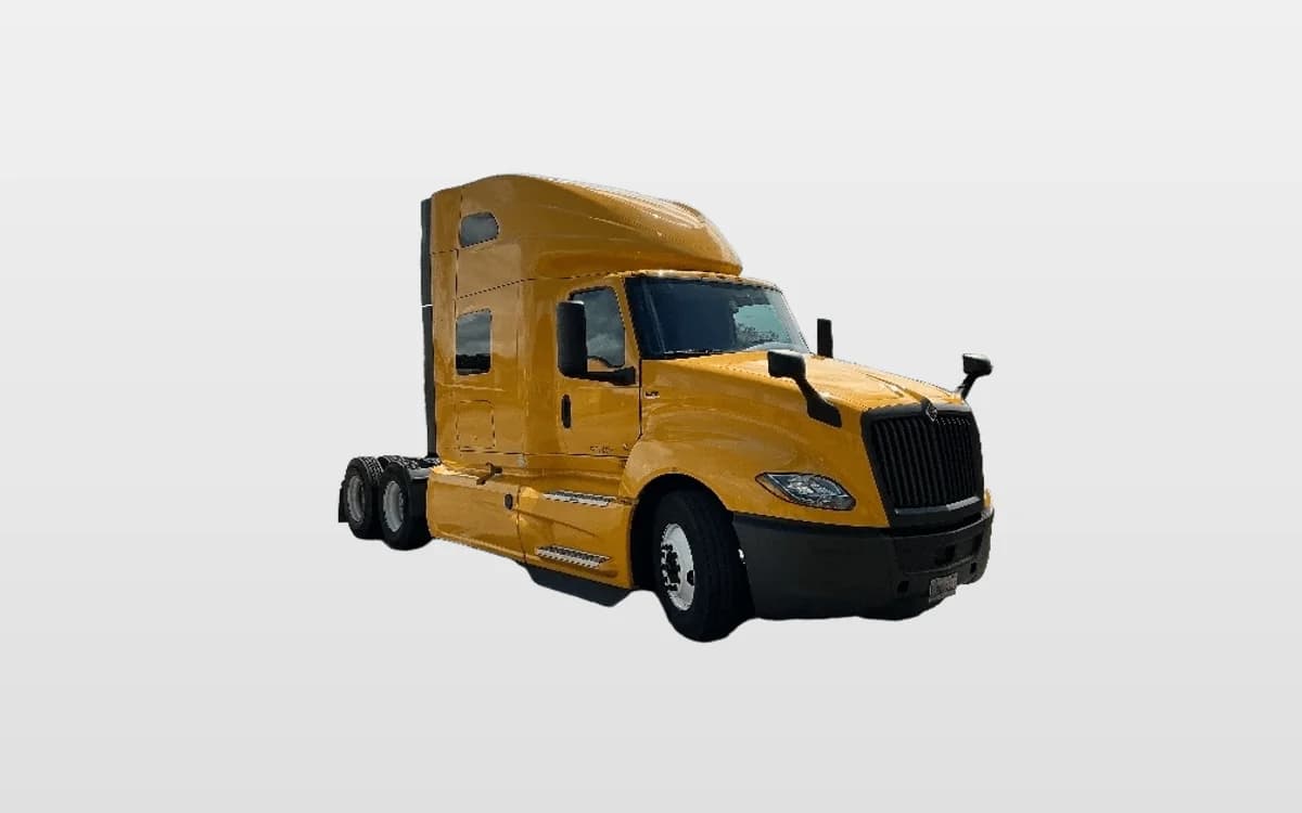 2022 International LT — photo 1