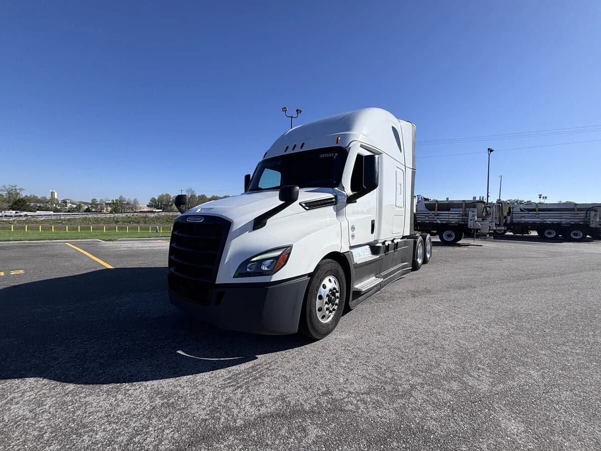 2025 Freightliner Cascadia