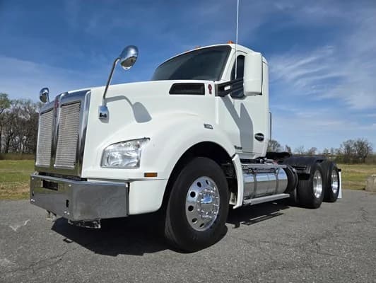 2021 Kenworth T880