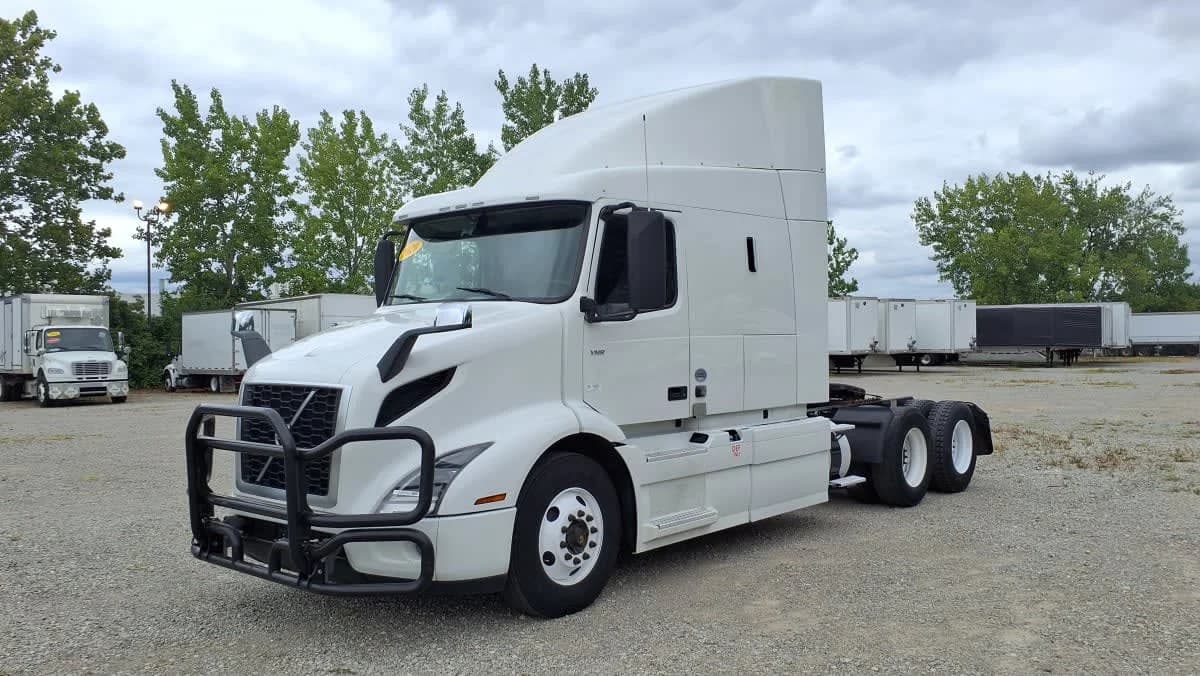 2020 Volvo VNR 640