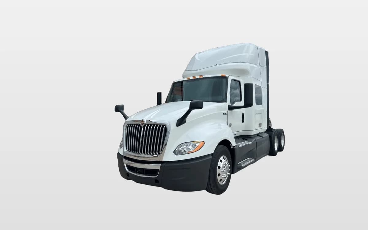 2022 International LT — photo 1