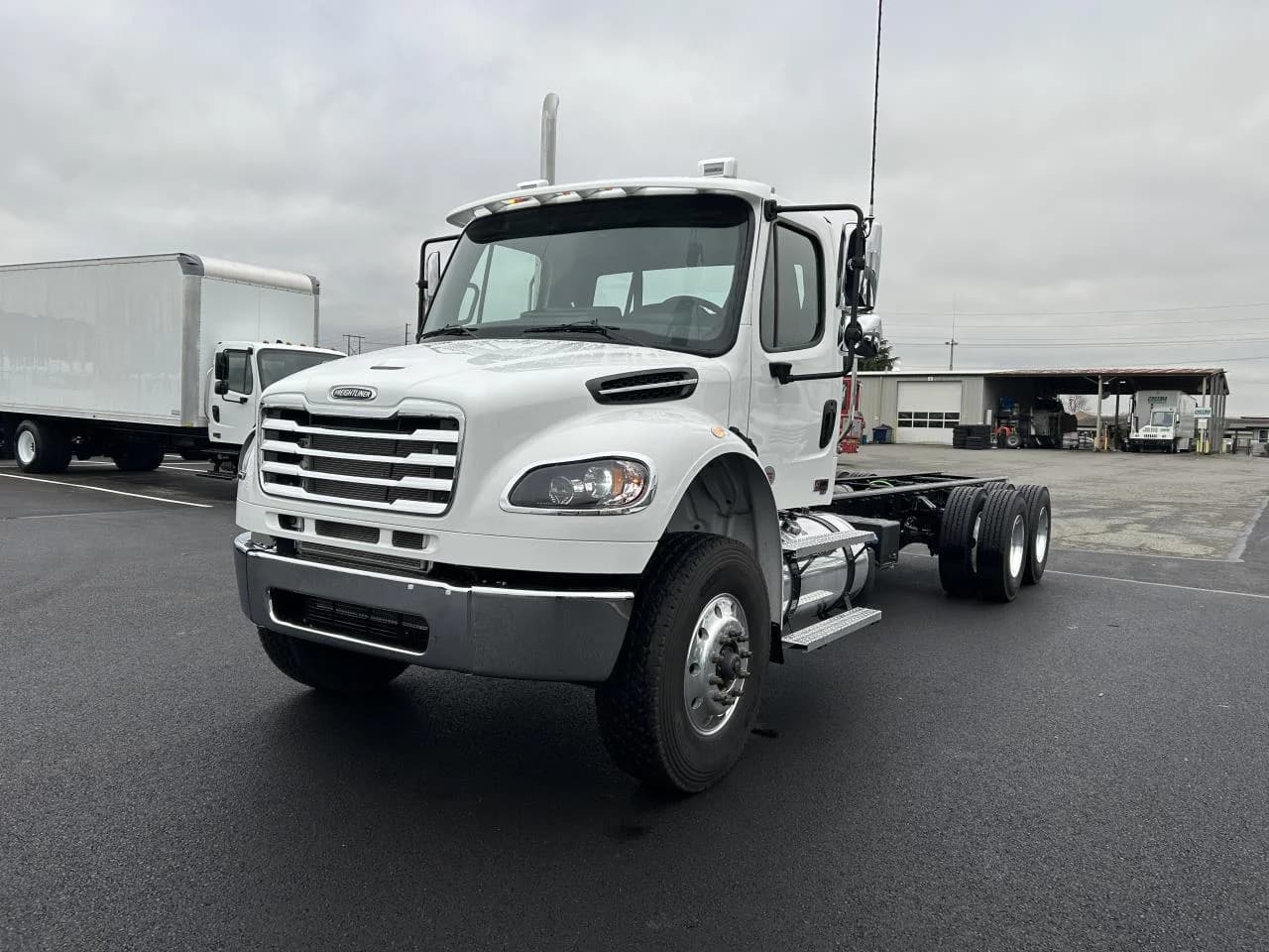 2025 Freightliner M2 106