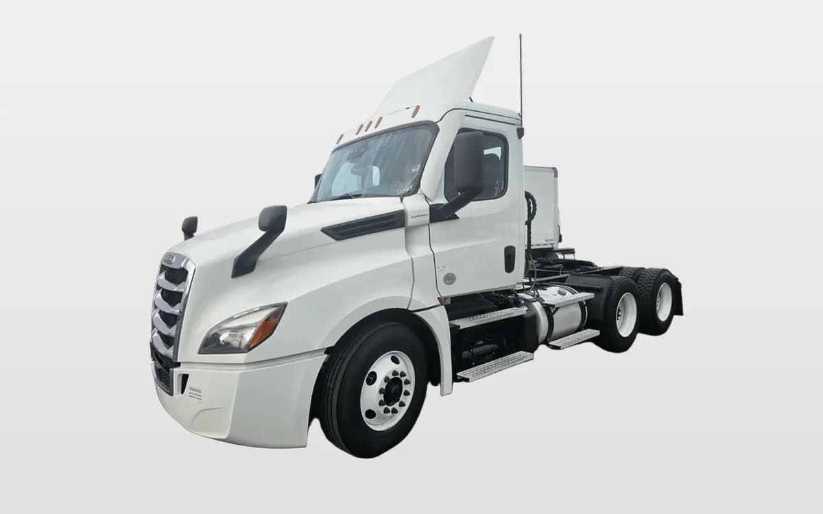 2022 Freightliner Cascadia — photo 1