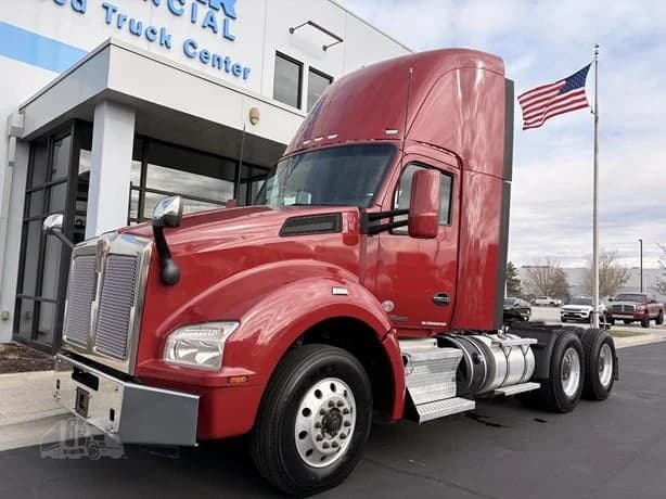 2021 Kenworth T880
