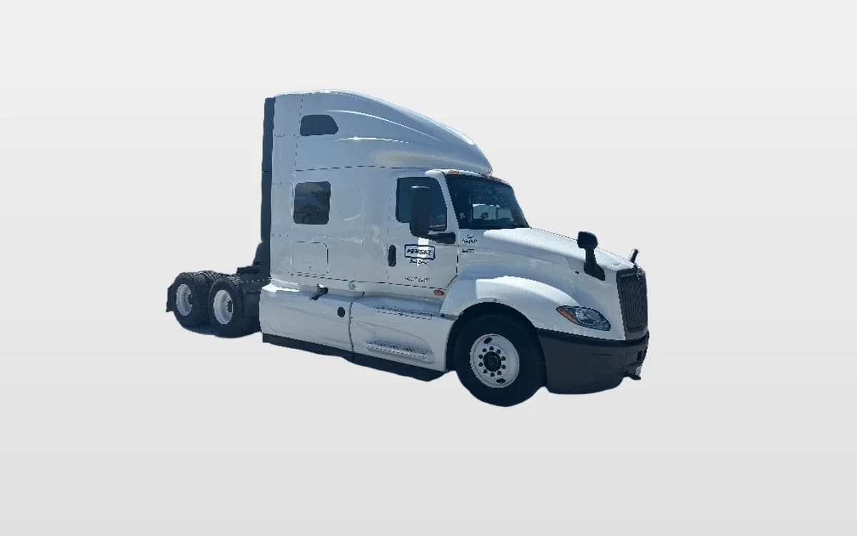 2022 International LT — photo 1