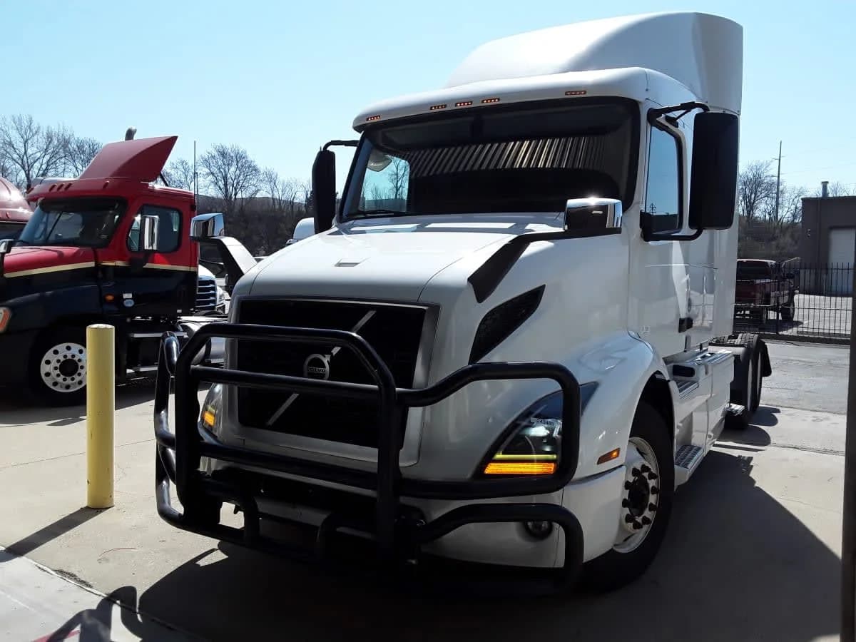 2020 Volvo VNR 640