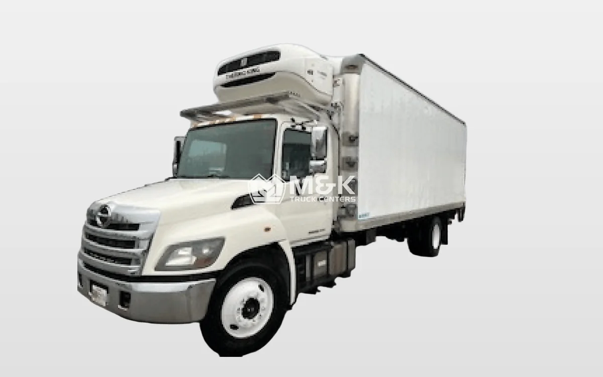 2015 Hino 268 — photo 1