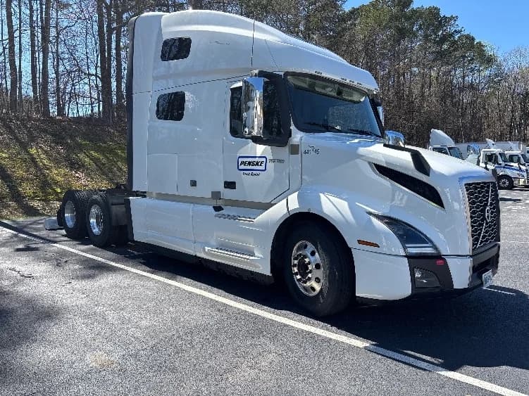 2022 Volvo VNL 760