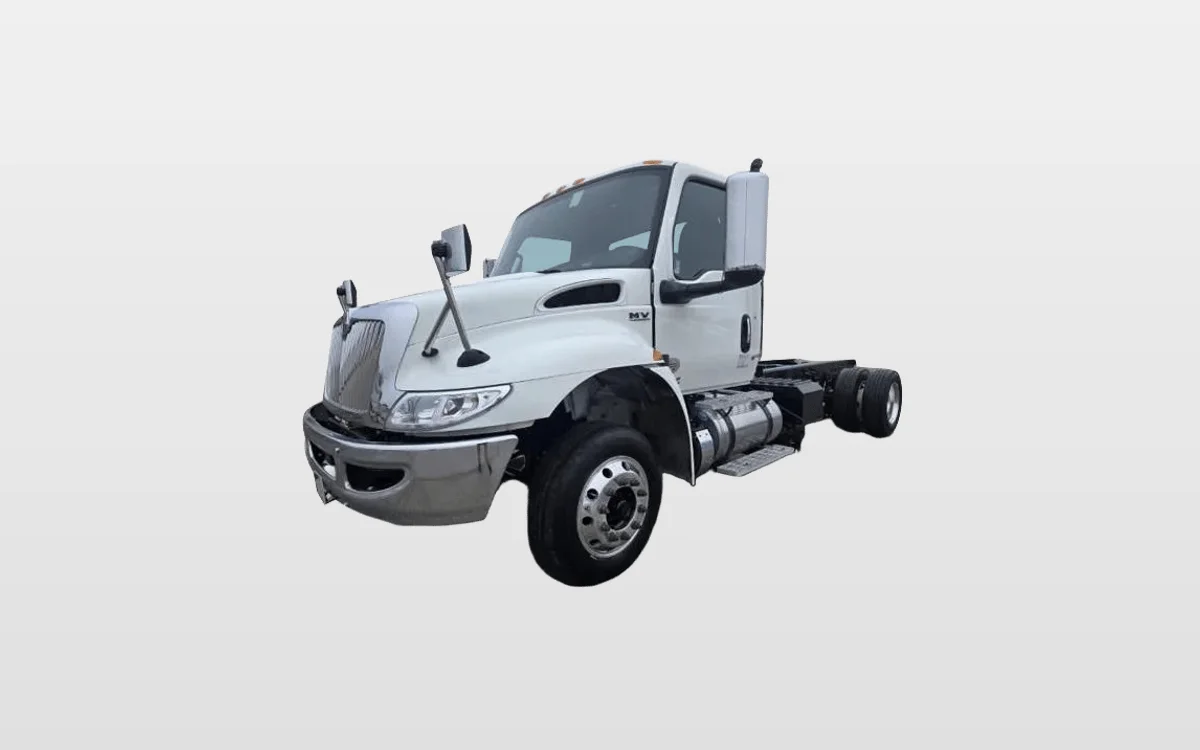 2021 International MV — photo 1