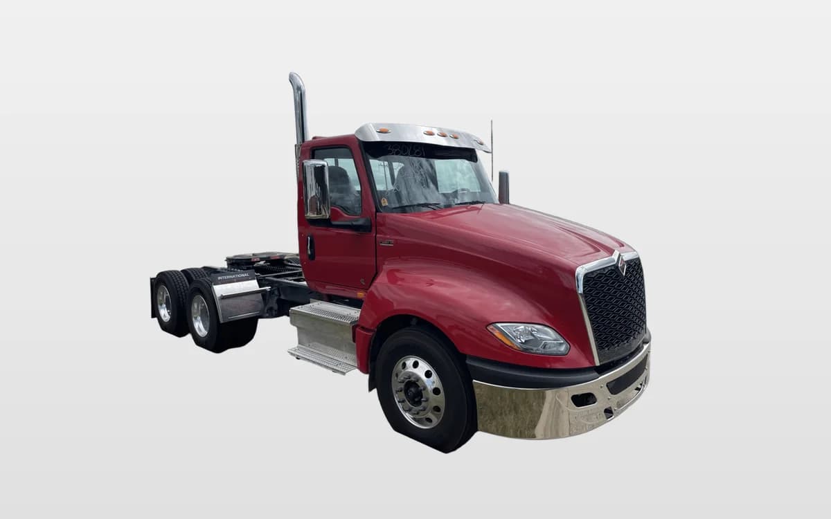 2025 International LT — photo 1