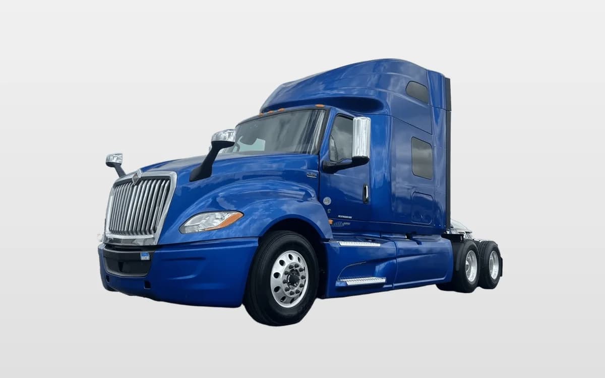 2021 International LT — photo 1