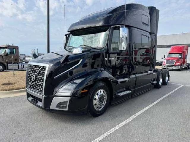 2023 Volvo VNL 860