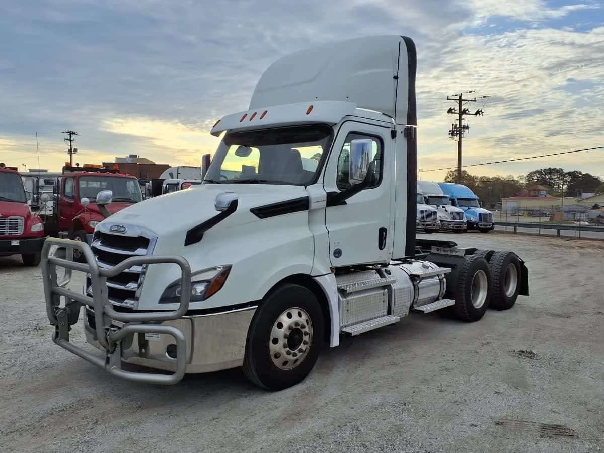 2020 Freightliner Cascadia
