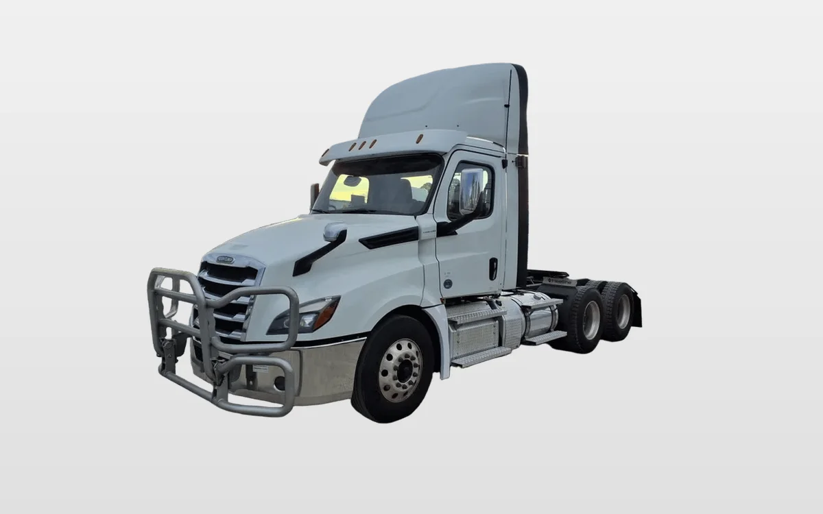 2020 Freightliner Cascadia — photo 1