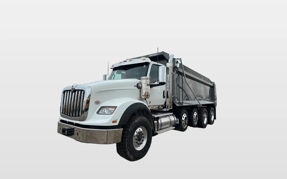 2025 International HX — photo 1