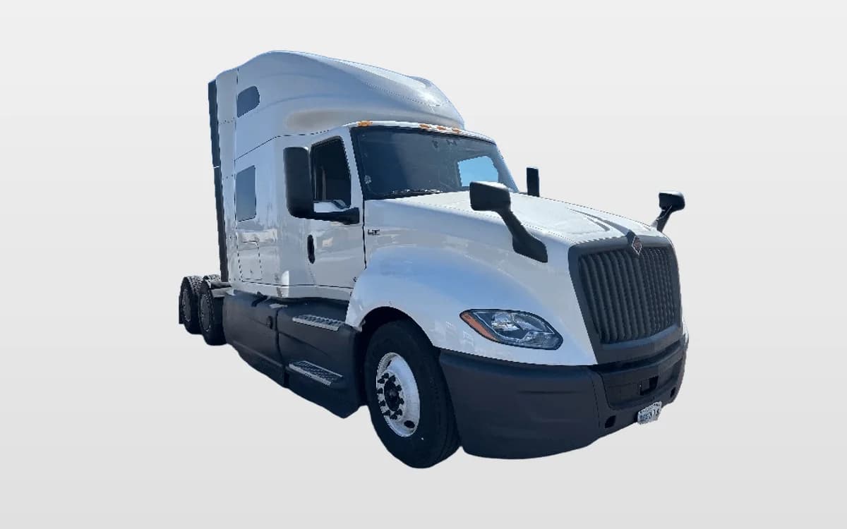 2023 International LT — photo 1