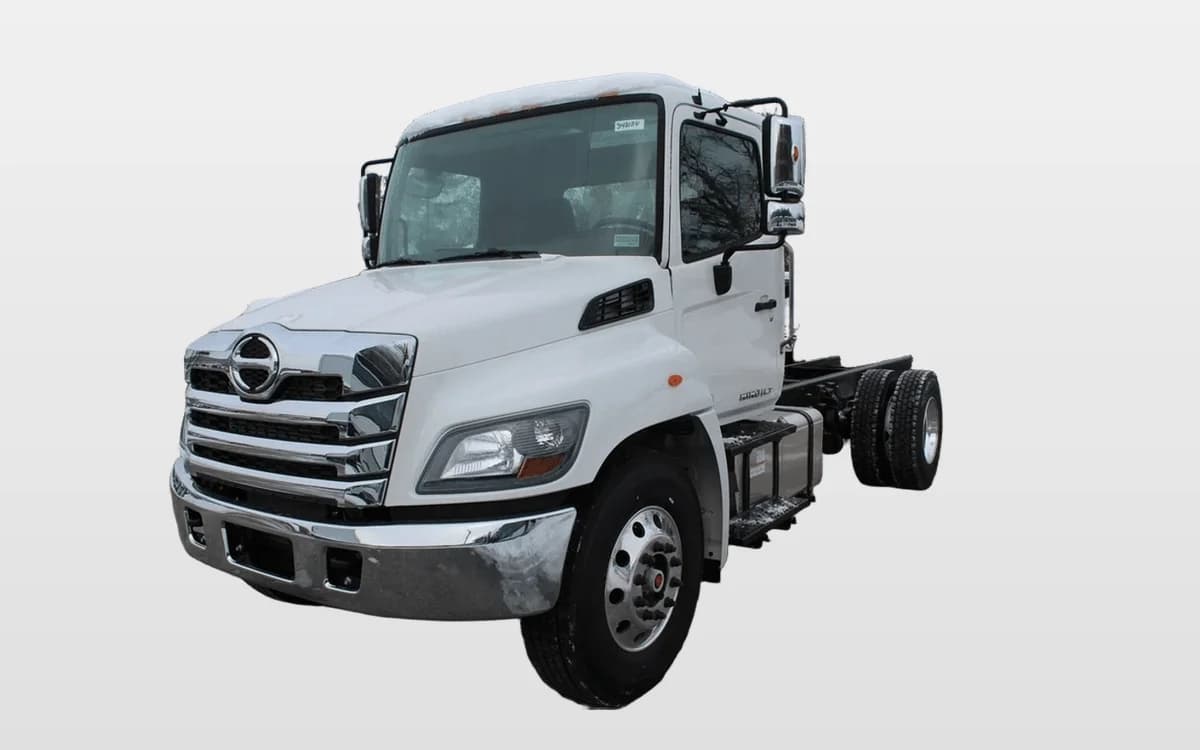 2025 Hino L7 — photo 1