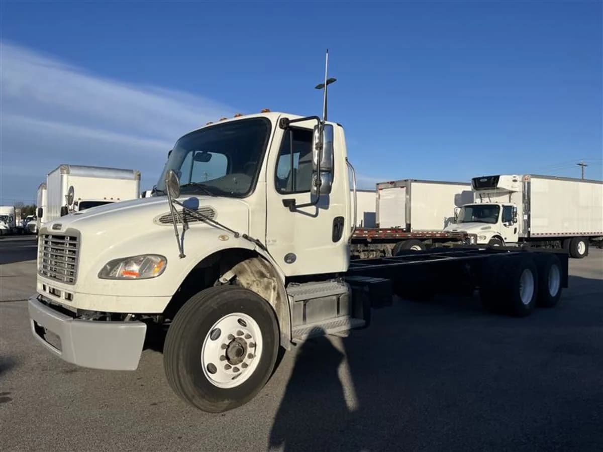 2019 Freightliner M2 106
