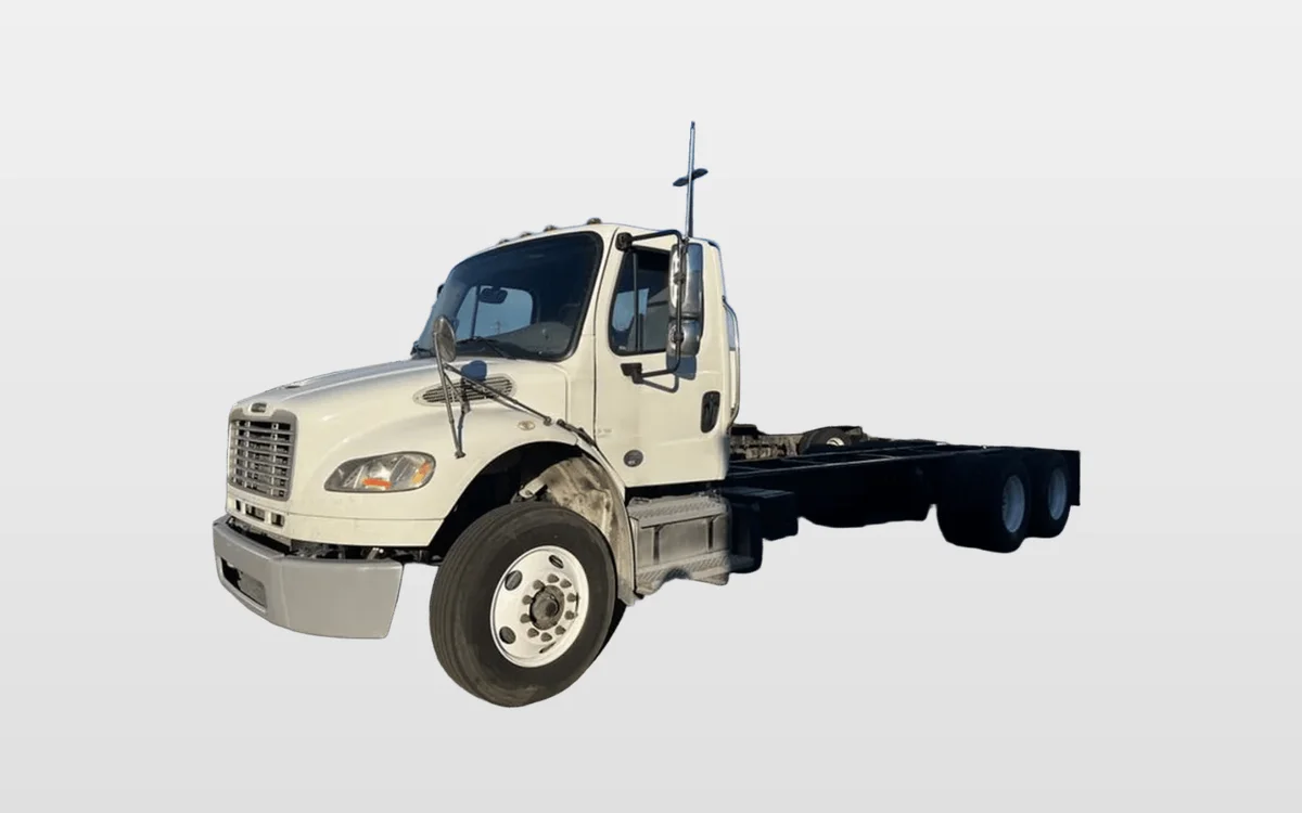 2019 Freightliner M2 106 — photo 1