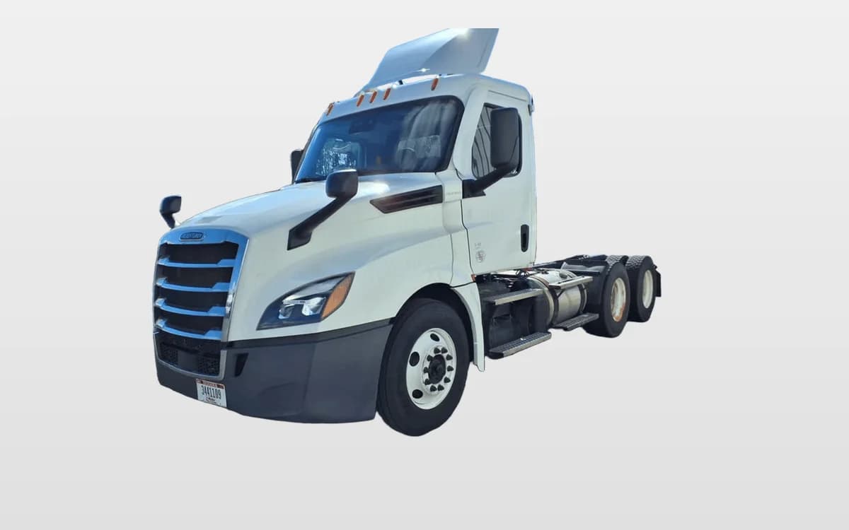 2022 Freightliner Cascadia — photo 1
