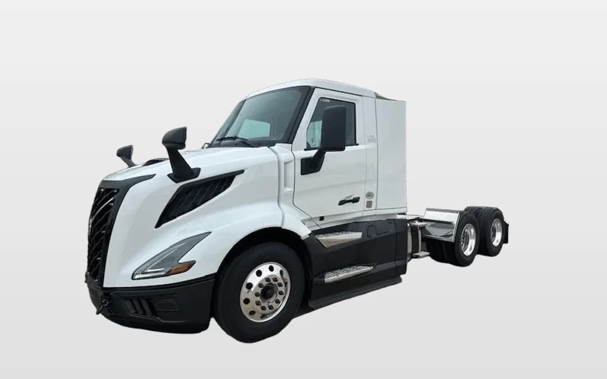 2025 Volvo VNL 300 — photo 1