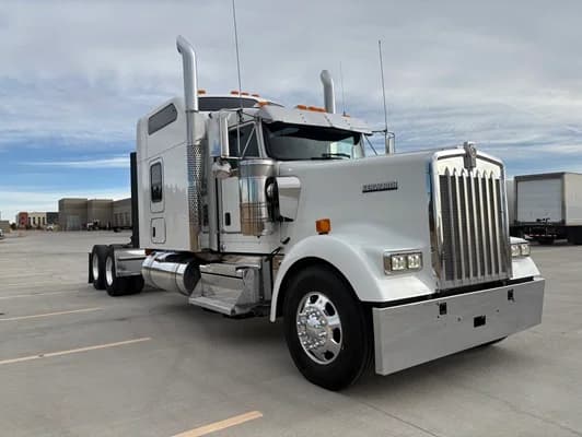 2020 Kenworth W900