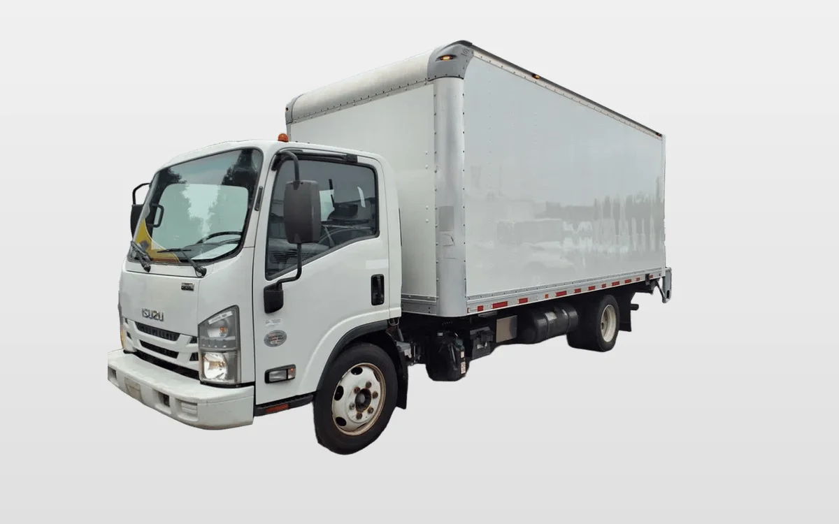 2019 Isuzu NQR — photo 1