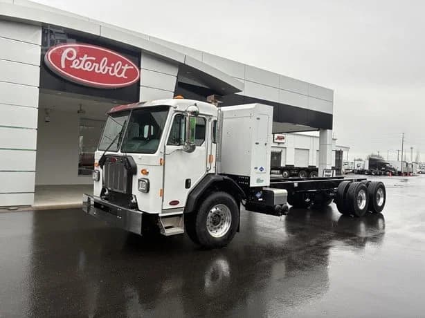 2024 Peterbilt 520
