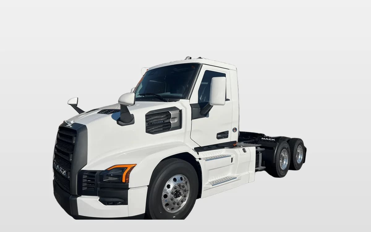 2026 Mack Pioneer — photo 1