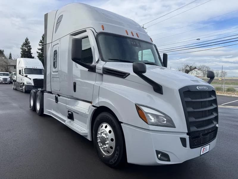 2024 Freightliner Cascadia